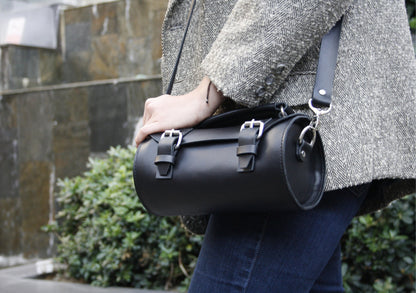 Hakiki Deri Kadın El Çantası – El Yapımı Silindirik Tasarım Premium Çanta