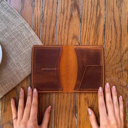 Hakiki Deri Pasaport Cüzdanı – Kartlıklı Minimal Seyahat Organizer | El Yapımı Gerçek Deri Pasaport Kılıf