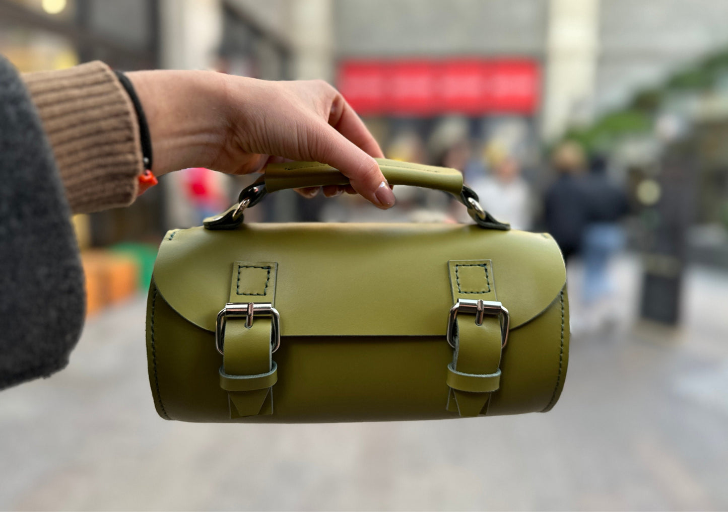 Hakiki Deri Kadın El Çantası – El Yapımı Silindirik Tasarım Premium Çanta