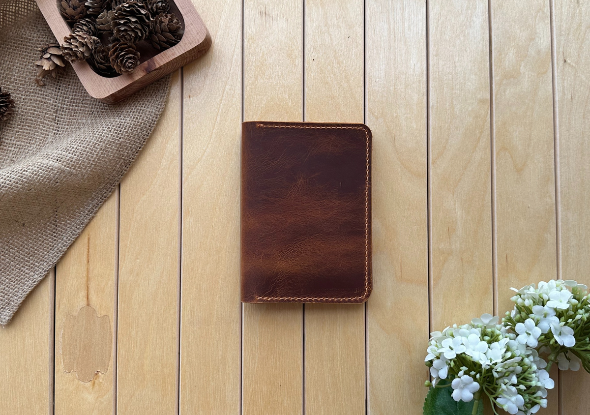 Hakiki Deri Pasaport Cüzdanı – Kartlıklı Minimal Seyahat Organizer | El Yapımı Gerçek Deri Pasaport Kılıf