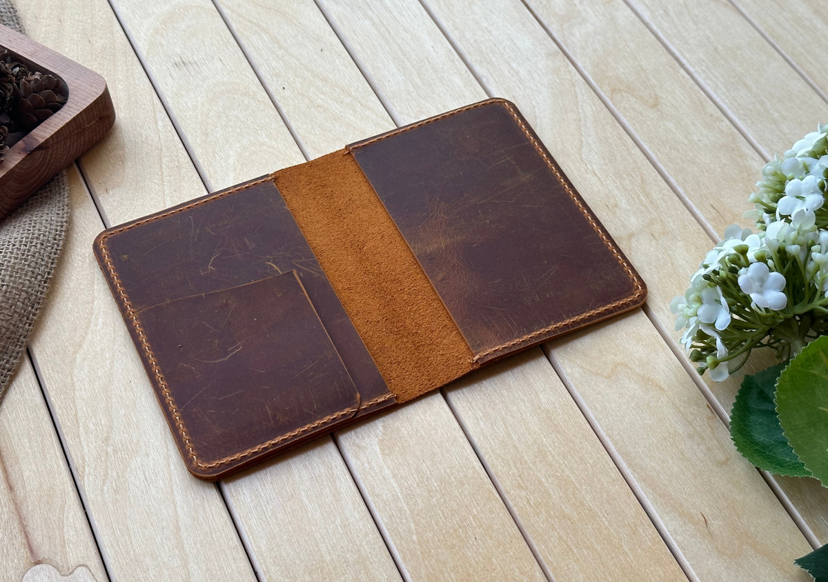 Hakiki Deri Pasaport Cüzdanı – Kartlıklı Minimal Seyahat Organizer | El Yapımı Gerçek Deri Pasaport Kılıf